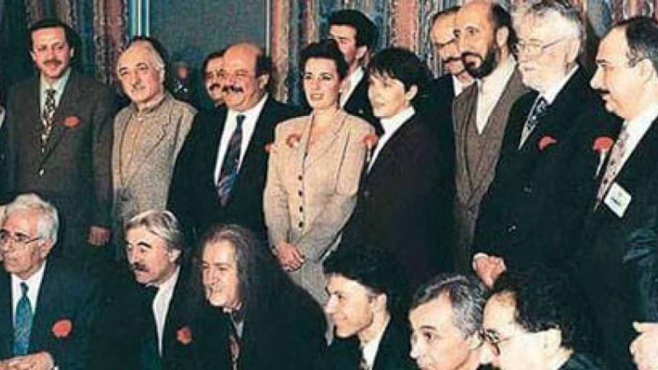 FETÖ'den Ödül Alan Devlet Adamları ve ''FETÖ Ödülünü Reddeden Tek Devlet Adamı Kimdi?''