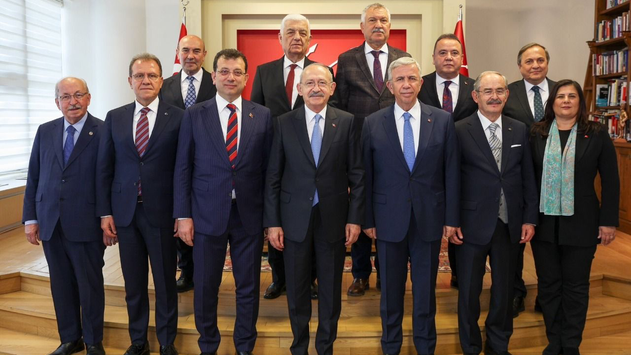 10 Büyükşehir Belediye Başkanı Kılıçdaroğlu'nun Yanında Toplandı