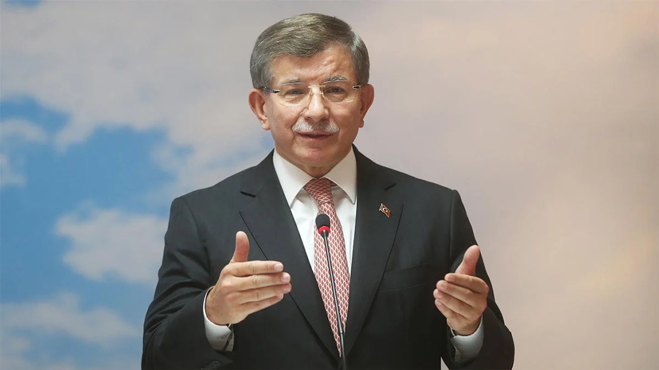 Ahmet Davutoğlu: AK Parti'den Tasfiye Edildik, Yerimize Avrasyacılar Geldi, Bahçeli ve Perinçek sahneye Çıktı