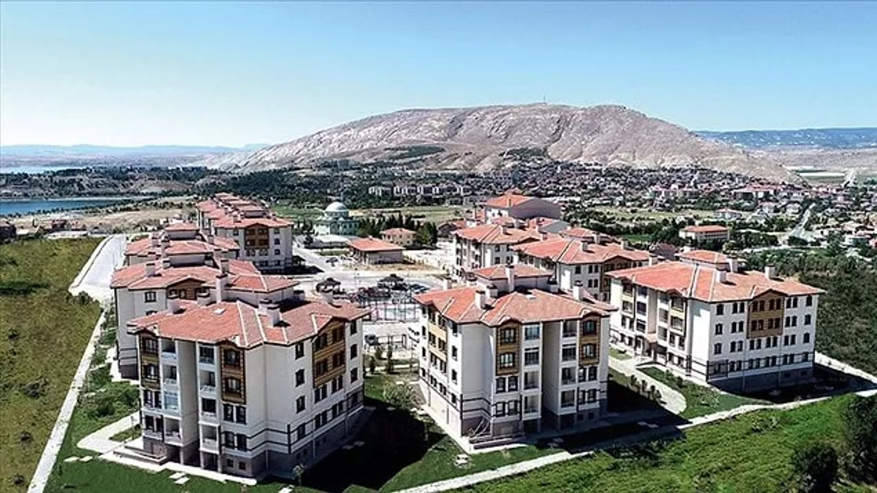 AKP'den "20 Yılda Ev Sahibi Olma' Vaadi: Depremzedeler Taksit Ödeyecek