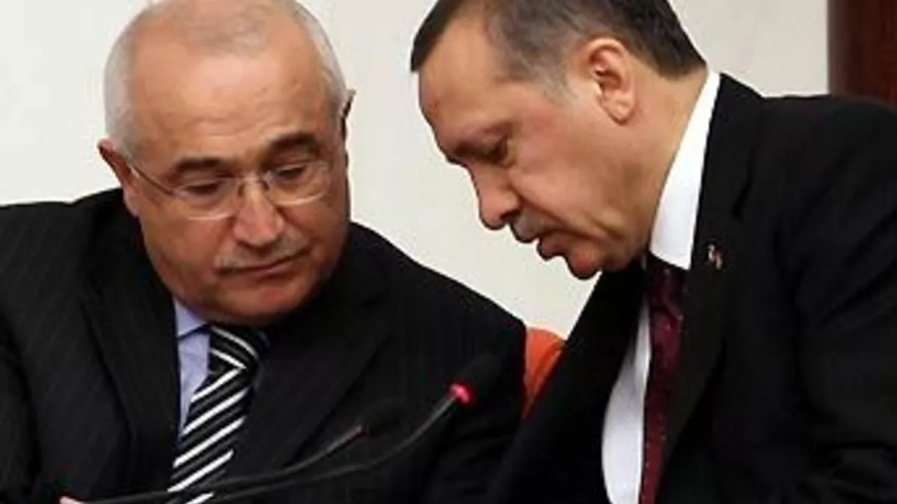 Cemil Çiçek AKP Defterini Kapattı mı? O İş Çoktan Bitti