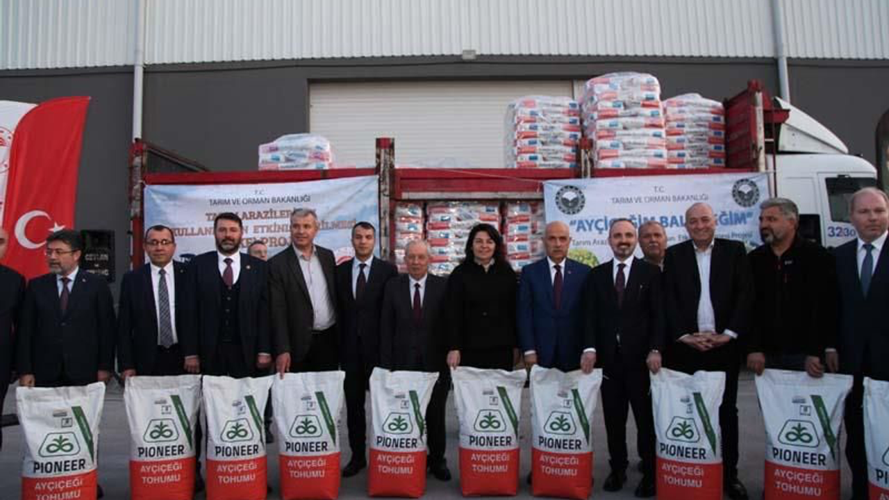 Tarım Bakanı Kirişçi'den Tohumda Reklam Skandalı: ABD'li Küresel Tohum Firmasına Bu Kıyaklık Niye?