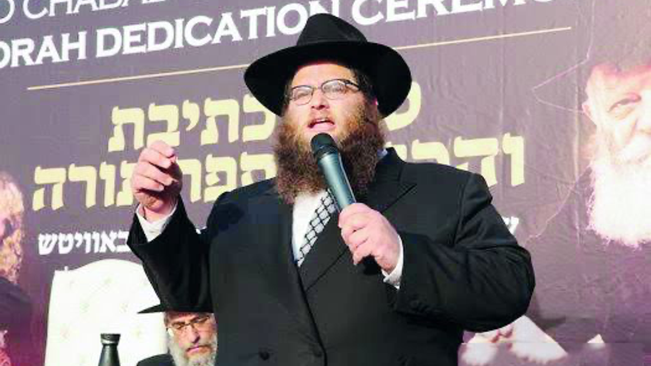 Silahsız İşgalin Tepesinde ''Hahambaşı” Chaim Azimov’un Başını Çektiği Chabad Var