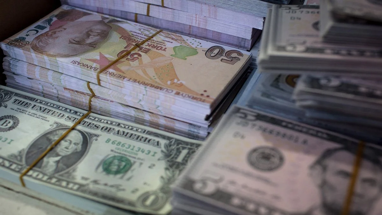 Türk Lirası, Dolar Karşısında En Değersiz Yerde