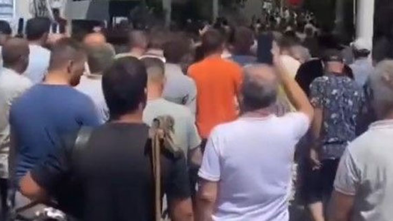 İzmir'de Zam Tepkisi: 300'den Fazla Kamyoncu Kontak Kapattı