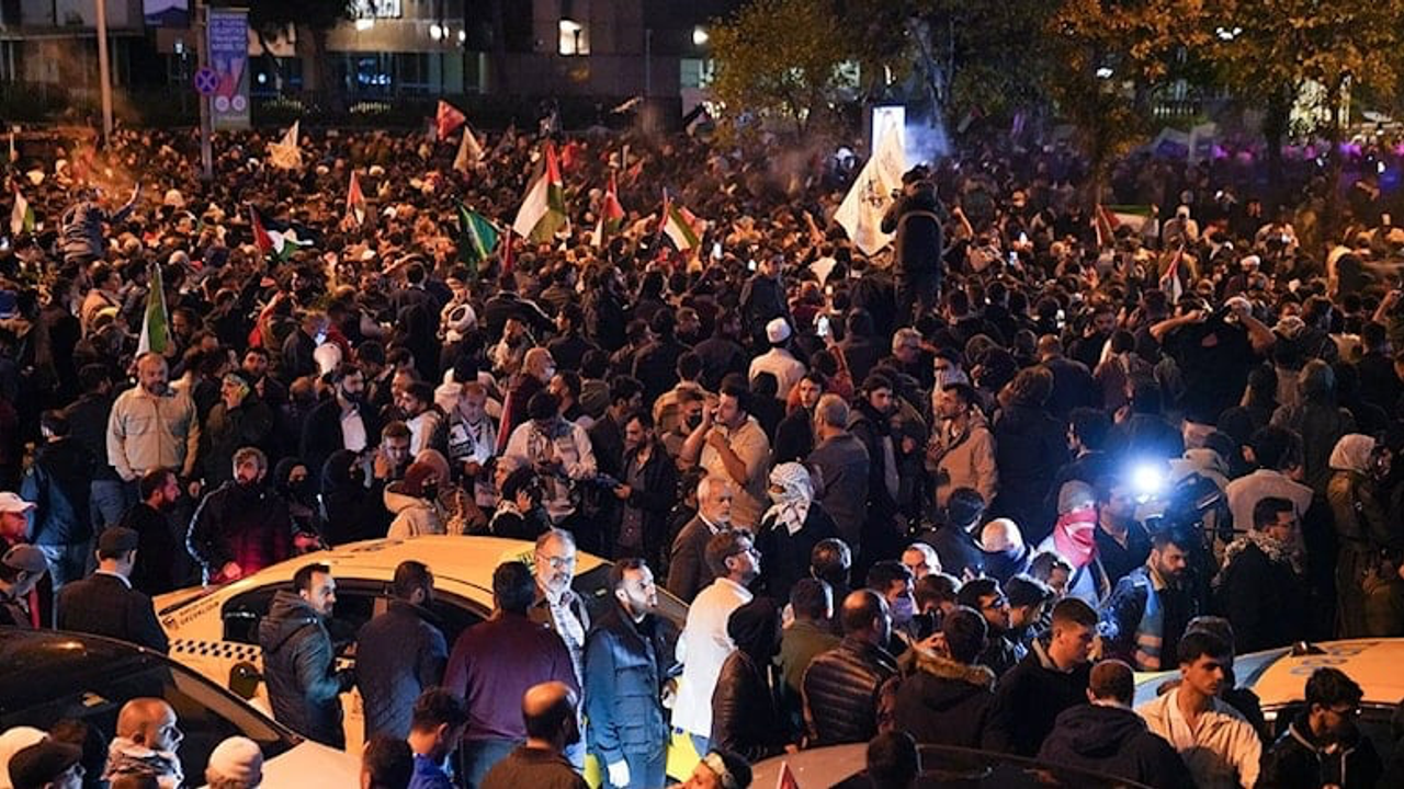 İstanbul’daki İsrail Protestosunda Bir Kişi Yaşamını Yitirdi