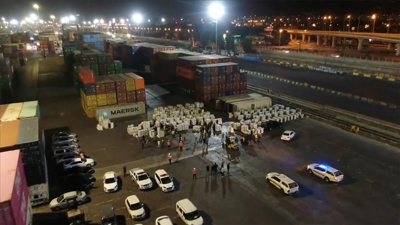 Bakan Yerlikaya Duyurdu: Mersin Limanı'da 610 Kilo Kokain Ele Geçirildi