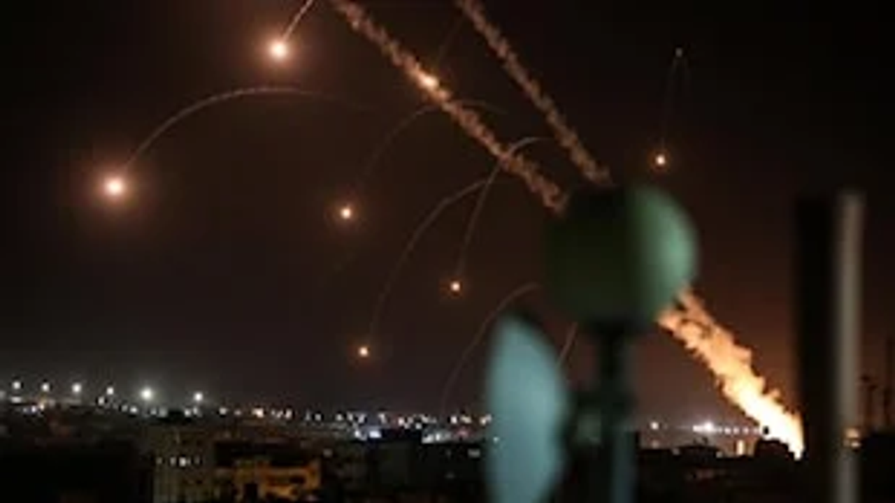 İsrail’de Demir Kubbe Krizi…  Roketler Durdurulamıyor  Roketler Yerleşim Yerlerine Düştü