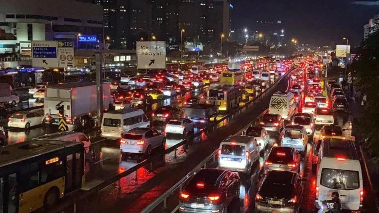 Kara Yolları Genel Müdürlüğü 16 Ay Sonra Cevap Verdi: İstanbul'da Trafik Yoğunluğunu Çözecek Projeye Veto