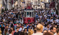 Türkiye 'Göçmenistan' Oldu: Türkler Gidiyor, Yabancılar Geliyor..