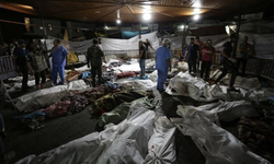 İsrail’in Saldırdığı Şifa Hastanesi’nden Kan Donduran Görüntüler Geldi: Cesetler Etrafa Saçıldı