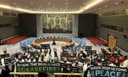 Hahamlardan BM'de Gazze Protestosu: 'Biden, Barışı Veto Etmeyi Bırak' Yazılı Pankart Taşıdılar