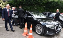 SGK Başkanının 3 Maaşı, 3’te Makam Arabası Var İddiası: Emeklilerin Parası Saltanata Gidiyor