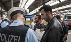Çantasını Alan Yola Düştü: Almanya’ya Kaçak Türk Akınında Patlama