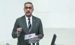 Bütçe Görüşmelerinde Tartışma:Çift Maaşlı Vekil Halinden Memnun Utanmıyorlar Savunuyorlar