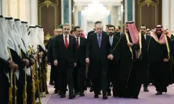 Erdoğan’ın Prens Selman ile Görüşmesinde Yanında Kim Vardı?