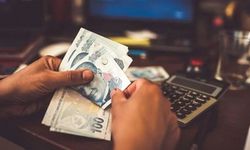 Emekli ve Asgari Ücret Maaşı İki Ayda Mum Gibi Eridi: Asgari Ücretlinin Kaybı Daha Büyük