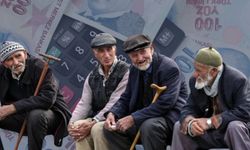 Ekonomik Daralma Temel İhtiyaçlara Sirayet Etti: '65 Yaş Üstünün Yüzde 22'si Gıdadan Kısıyor'