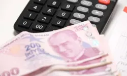 Kredi Faizleri Fırlayınca 1 Milyon Kişi Oraya Akın Etti: Bankaların Önünden Geçmiyorlar