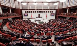 Muhalefetten Meclis'te 'Sonunda Bu da Oldu' Tepkisi: "AK Parti Mahkeme Kararına Uymamak İçin Kanun Çıkardı"