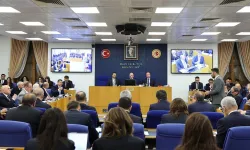 Fon Skandalında Top Havada Kaldı