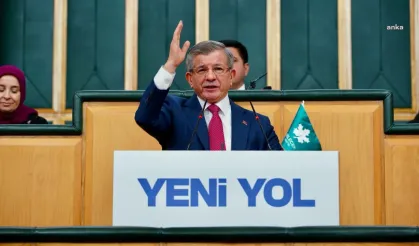 Ahmet Davutoğlu: ''İktidar Bana Şahsi Bir Mesaj İletiyor, Siyasetin Ahlaki Değerleri Çöktü''