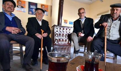 Uzman İsim Verilerle Açıkladı: "AKP Emeklileri Dipte Eşitledi"