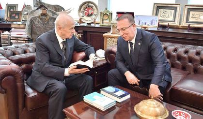 MHP'de 'Ajan' Tartışması: Ajan' Suçlaması Sonrası İzzet Ulvi Yönter Görevinden İstifa Etti