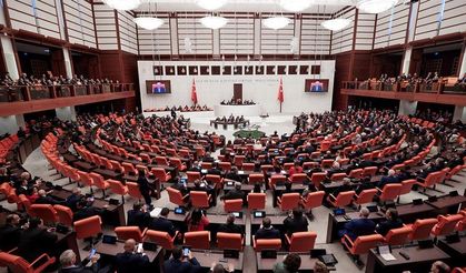 Muhalefetten Meclis'te 'Sonunda Bu da Oldu' Tepkisi: "AK Parti Mahkeme Kararına Uymamak İçin Kanun Çıkardı"