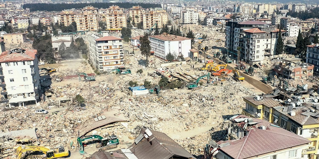 Muhalefet 11 İldeki Yıkımı İnceleyerek Rapor Hazırladı: 'Depremin Faturası 126.3 Milyar Dolar'