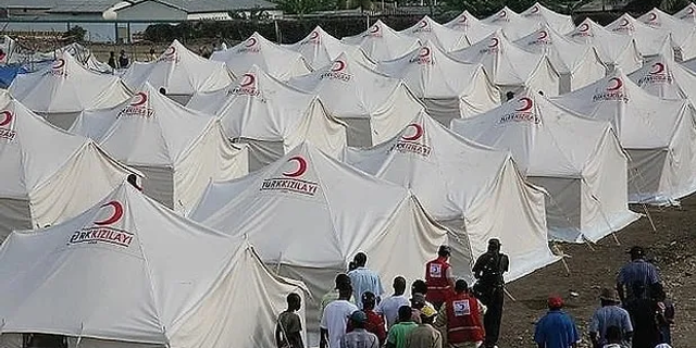 Usta Kalem Ceyhan Yazdı: Yardım Kuruluşu Kızılay Ticari Kuruluşa Dönüştü