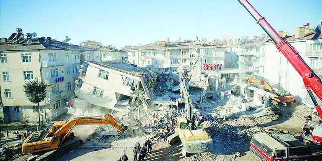 Depremin Üzerinden 3 Yıl Geçti: Elâzığlı Depremzedeler Hâlâ Evlerini Alamadı