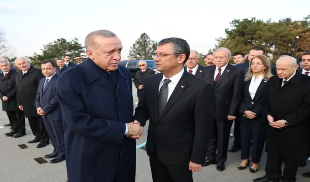 Erdoğan ve Özel Anıtkabir’de Tokalaştı: 'Ata’nın Huzurunda Siyasi Rekabet Olmaz'