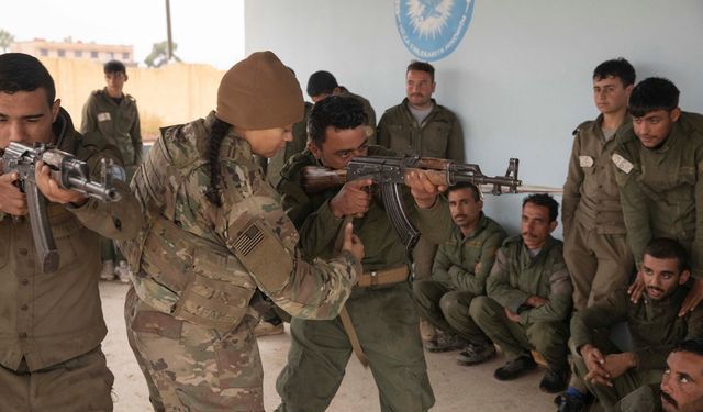Bu Nasıl Müttefik: PKK'lı Teröristlere Kalaşnikof Eğitimi