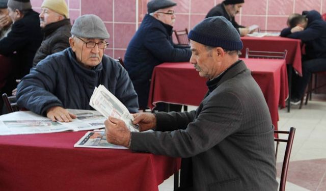 Yüzde 37.5 Zam Alan İşçi Emeklileri İktidara Böyle Seslendi:'Bu Zammı Reva Görenlere Hakkımızı Helal Etmiyoruz'