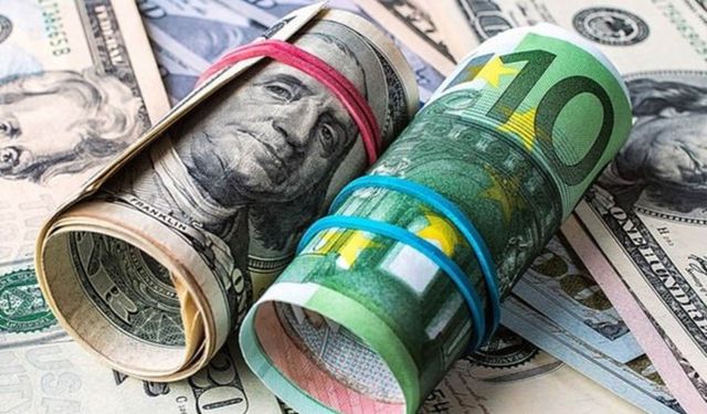 Dolar ve Euro'nun Ateşi Düşmüyor: Dövize Hücuma Rekora Koşuyor