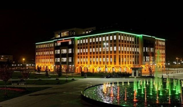 AKP'nin Kaybettiği Belediyelerden 'Yolsuzluk' Akıyor, 150 Bin Bankamatik Memur, Jakuzili Makam Odası...