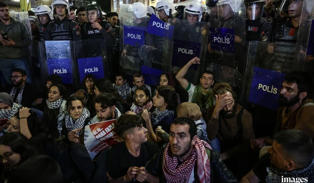 İsrail'i Protesto Etmek Serbest: 'Ticareti Durdur' Eylemine Polis Ablukası