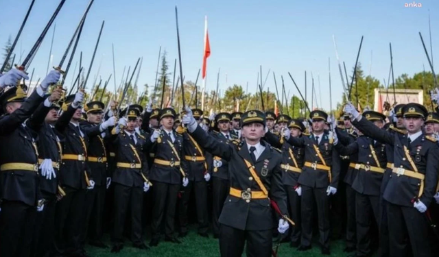 Teğmenlerin Kılıçlı Yeminiyle İlgili TSK'dan Açıklama: 'TSK'yı Tartışmaya Açıp, İtibarını Zedelediler'