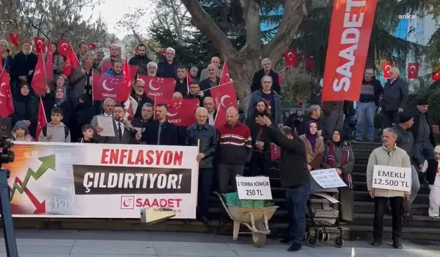 23 Yıl Sonra Yeniden! SP'den  AK Parti İktidarının Ekonomi Politikalarına Anlamlı Protesto: Yazar Kasa Fırlatıldı