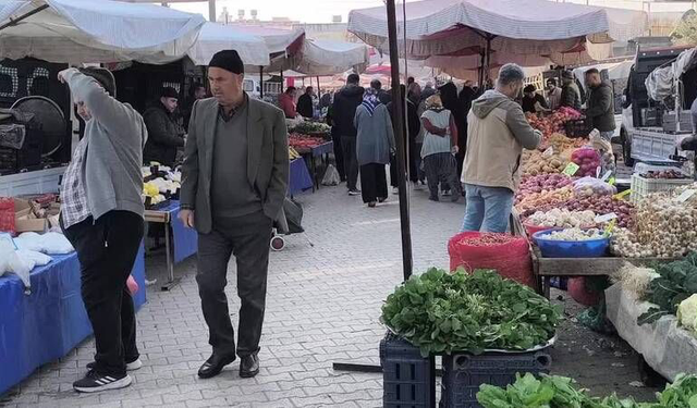 "Çok Verse Bin Lira Verir, İki Bin Lira Yazmaz” Emeklinin Parası da Yok Umududa Kalmamış