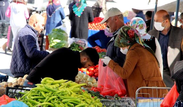Memur Ailelerinin Açlık Sınırı 37 bin TL’yi Aştı: Yoksulluk Sınırı İse 92 Bin 378 TL’ye Yükseldi