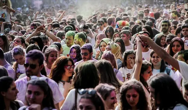 AK Parti’ye Sunulan Çarpıcı Rapor: Halkın Yüzde 94’ü 'Ahlaki Bozulma' Konusunda Hemfikir