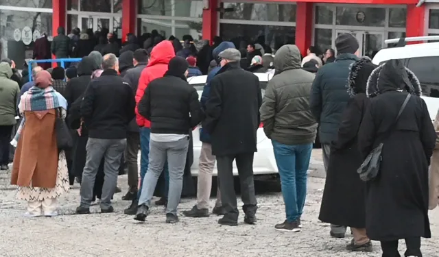 Her Ramazan Öncesi Değişmeyen Manzara: Ucu Bucağı Yok… Yiyin -Efendiler Yiyin