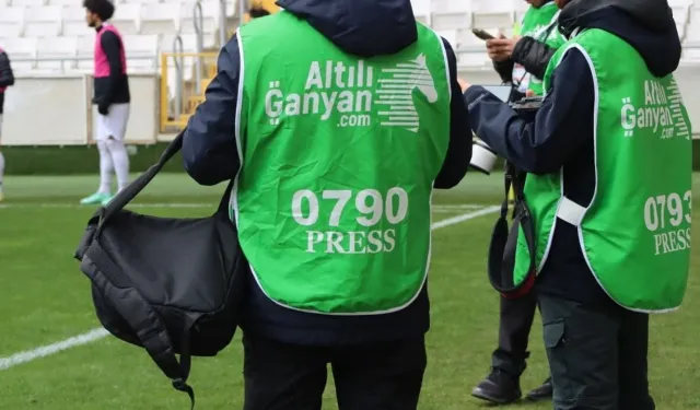 TSYD’den Tartışmalı Reklam Hamlesi! Bahis Gitti, At Yarışı Geldi! Gazetecilere At Yarışı Reklamlı Önlük