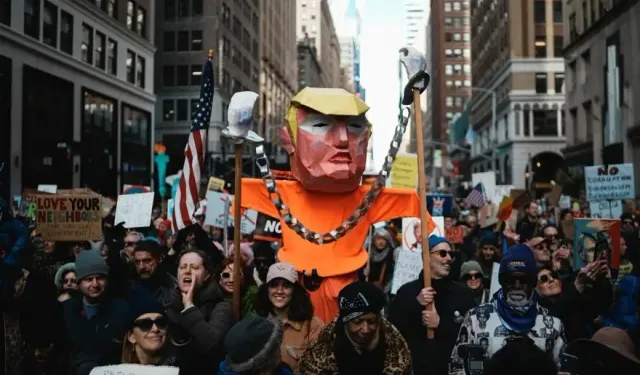 ABD’de Milyonlardan Trump'a Karşı Tarihi "Krallara Hayır" Yürüyüşü