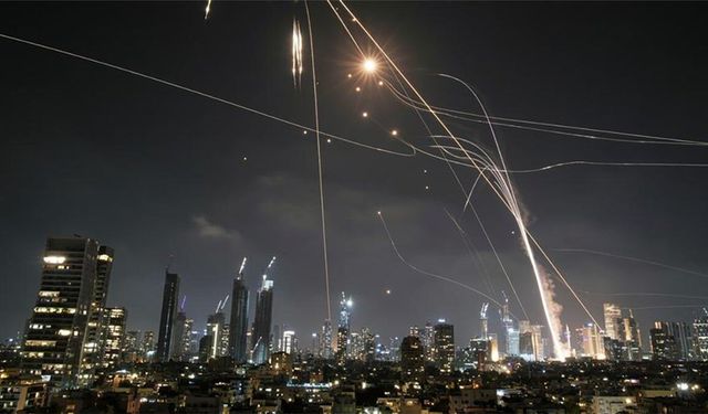 Tel Aviv'de 'Hipersonik' Gece! Demir Kubbe Çöktü, İran Füzeleri İsrail'in Kalbini Vurdu