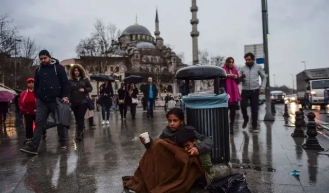 Türkiye Yoksullukta Birleşti! 26 Milyon Yardım Başvurusu Yapıldı