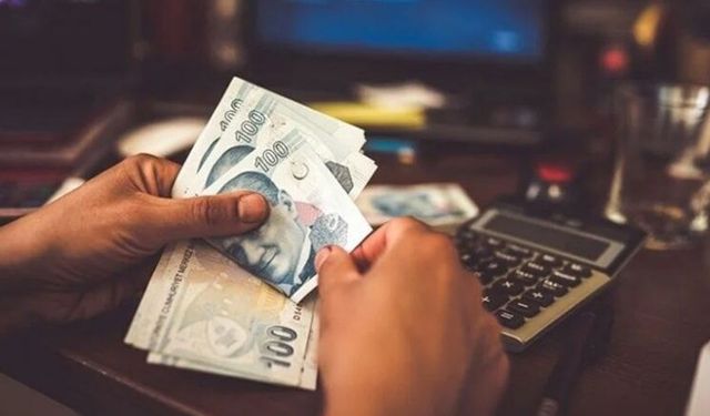 Emekli ve Asgari Ücret Maaşı İki Ayda Mum Gibi Eridi: Asgari Ücretlinin Kaybı Daha Büyük