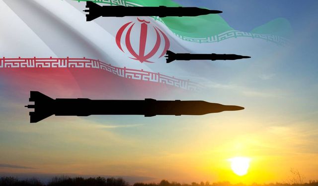 İran: 'Bölgedeki ABD Terörist Ordusu Üslerine 2 Tonluk Savaş Başlıklarıyla Saldırdık'